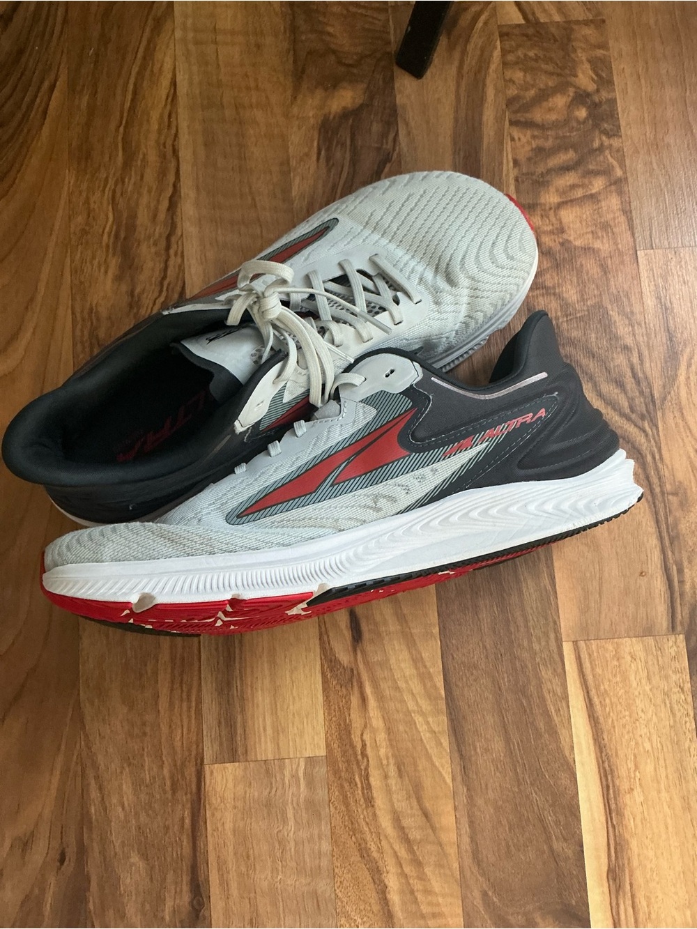 Altra Men's White, Red & Black Athletic Running Shoes